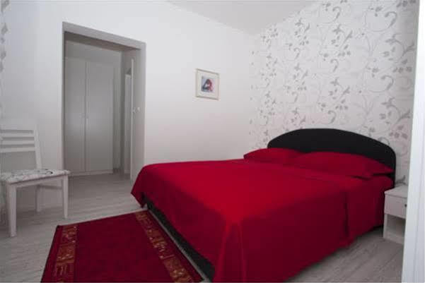 Guest house Burin Mlini Exterior foto