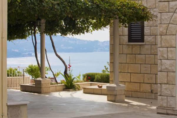 Guest house Burin Mlini Exterior foto