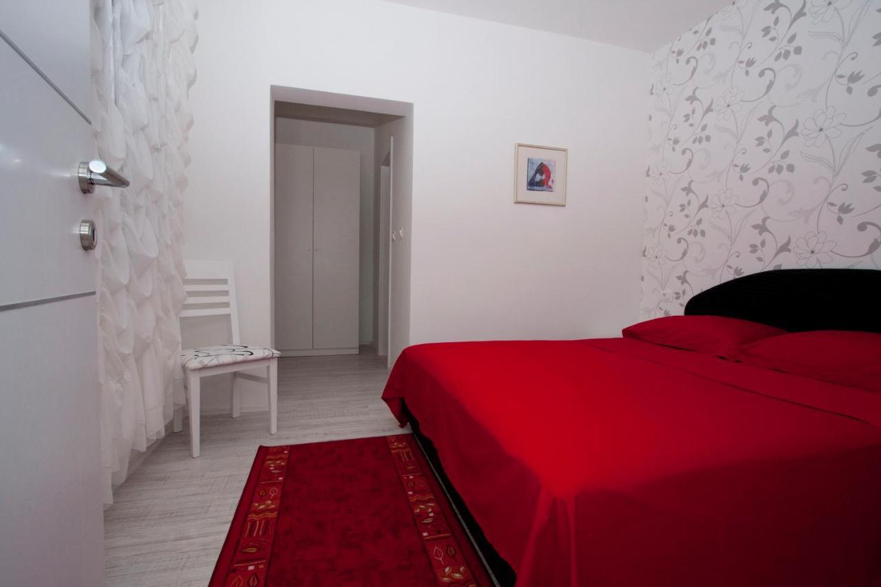 Guest house Burin Mlini Exterior foto